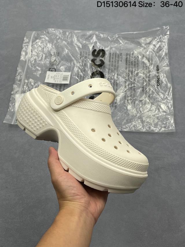 Crocs Classic Clog 卡骆驰休闲沙滩洞洞鞋拖鞋凉鞋泡芙鞋 透明防水袋包装 注意配件需单独购买 超轻Croslite专利材料打造 鞋面更加耐用易清