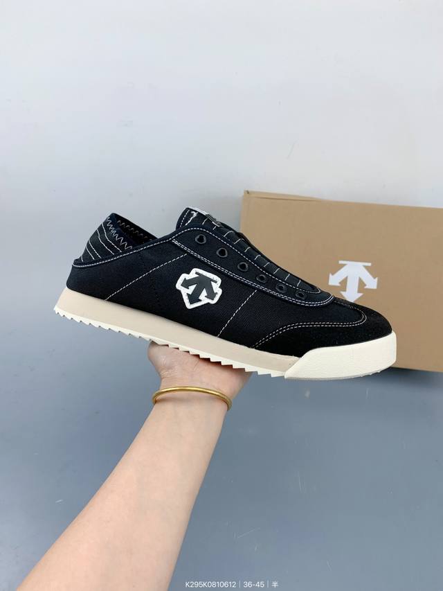 公司级 Descente Chron Chron Tempo Slip-On迪桑特男女同款Chron复古帆布运动休闲鞋，舒适透气鞋面易清洁、侧面硅胶设计、鞋舌与