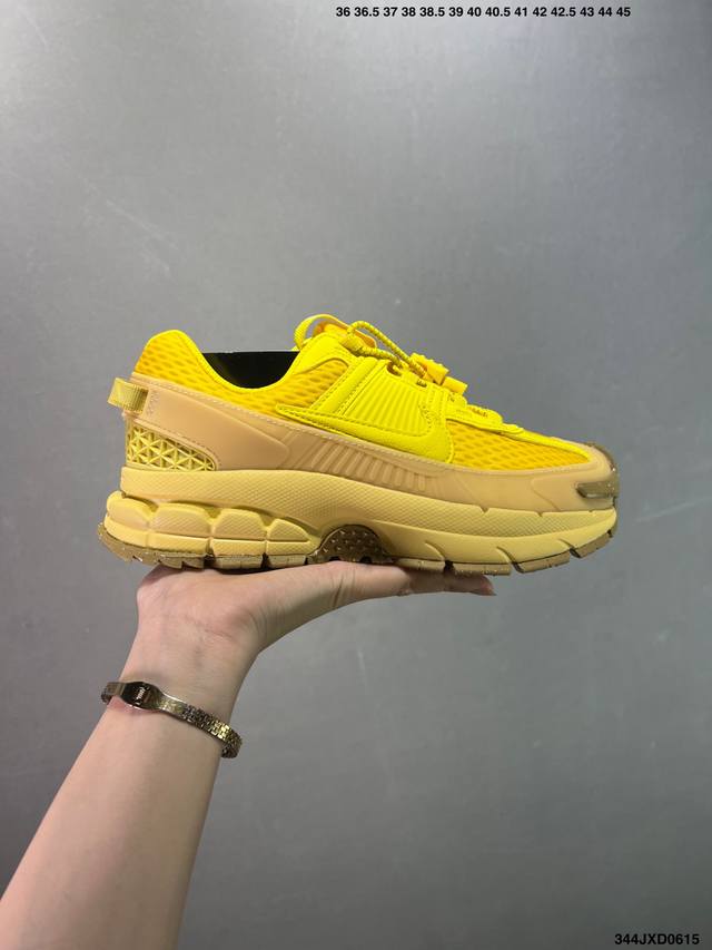公司级耐克Nike Zoom Vomero Roam 5Roam 复古跑五代休闲运动慢跑鞋 纯原版本 简洁设计 功能性强 防水防撕裂鞋面 鞋带也改成了束绳设计
