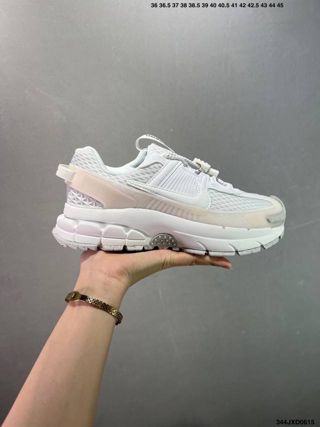 公司级耐克Nike Zoom Vomero Roam 5Roam 复古跑五代休闲运动慢跑鞋 纯原版本 简洁设计 功能性强 防水防撕裂鞋面 鞋带也改成了束绳设计
