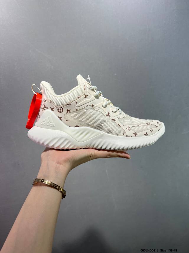 Alphabounce Instinct M 阿尔法 这款跑步鞋，采用弹力鞋面，舒适贴合，旨在为专业跑步运动打造。中底力求助力足部内外侧运动。舒适贴合，Forg