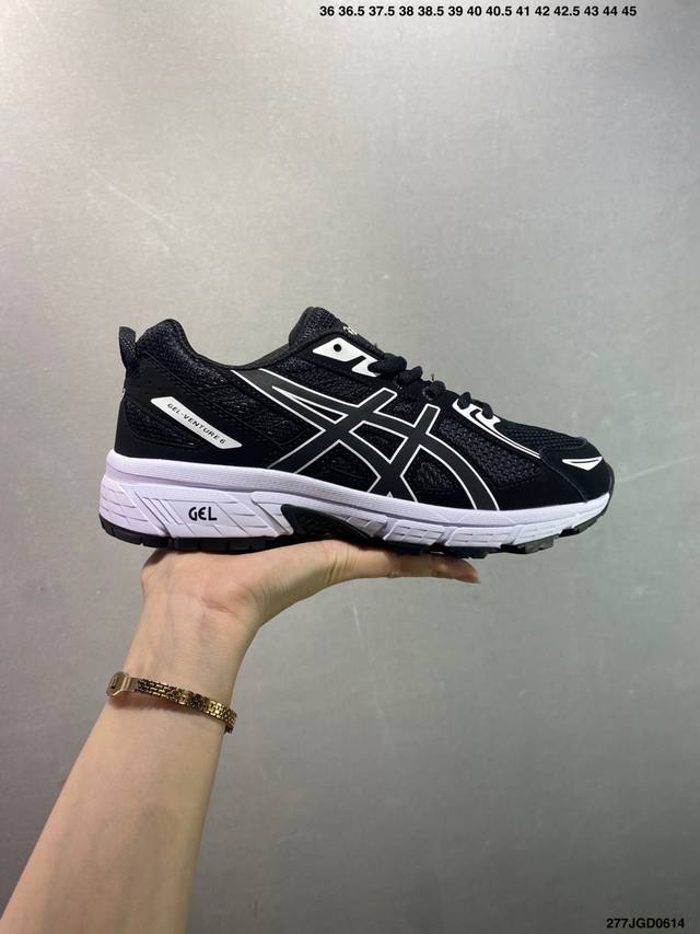 Gel-Venture 6系列 经典跑鞋 如今机能风和户外风吹得正劲，便是主打“Urban Outdoor机能越野风格”，城市和户外场景都能轻松应对。关键是跑鞋