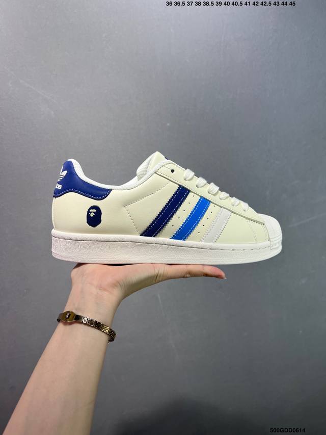 公司级Ad Originals Superstar 经典复古贝壳头板鞋 Jp9310 诞生于1969年 是第一双将全皮面鞋 身与橡胶鞋头结合在一起的低帮篮球鞋