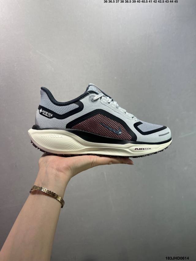 公司级Nike Air Zoom Pegasus 41 Gtx 登月跑鞋 网面透气跑步鞋 兼顾迅疾外观和稳固脚感 后跟覆面和中足动态支撑巧妙融合 缔造稳定顺畅的