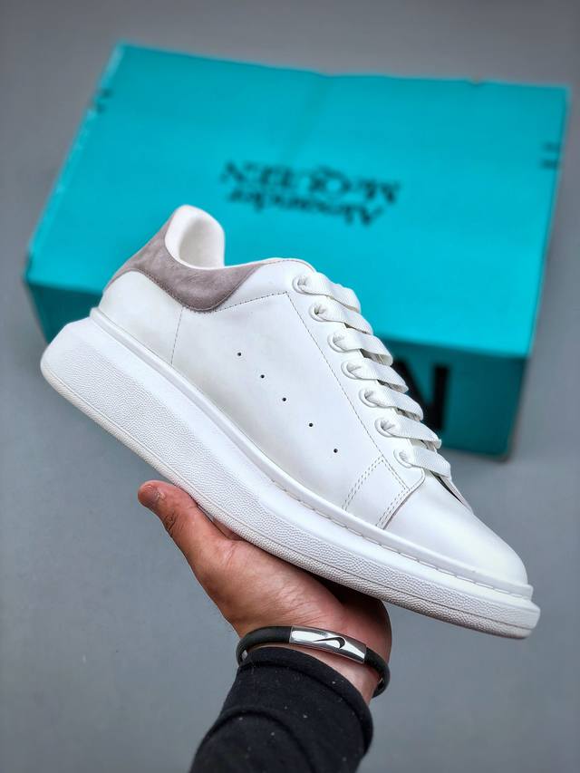 6.18重磅福利 原价 毒盒麦昆 海外指定版本 独家毒平台礼盒包装 Alexander Mcqueen 亚历山大麦昆 松糕鞋厚底增高小白鞋 进口丝绸亚光原版正品