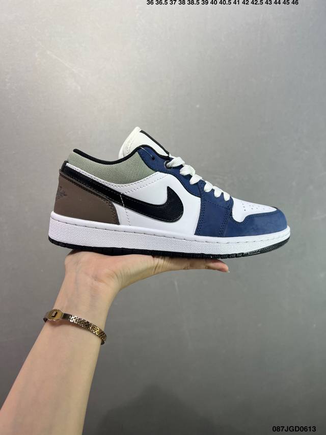 Nike Air Jordan 1 Low Aj1乔1低帮休闲板鞋 同步官方配色 原档冲孔鞋头 四线拉帮 鞋舌高弹海绵填充 官方货号:553558 113 Si