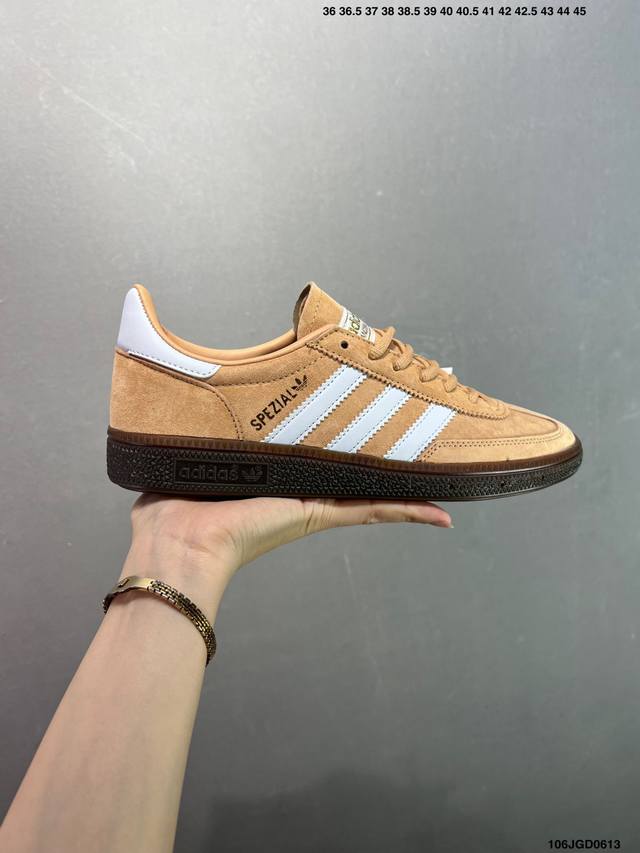 Ad Handball Spezial 复古单品 阿迪达斯经典款复古休闲板鞋 #原厂原档案开发出品 皮料切割干净无任何毛边 鞋型细节完美 超高清洁度 货号：Bd
