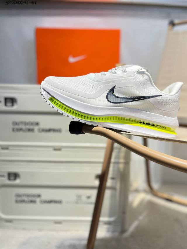 Nike Air Zoom Pegasus Premium 耐克网面全掌气垫缓震跑鞋 充正版本 全掌可见的Air Zoom首次在Pegasus系列中出现，模仿了
