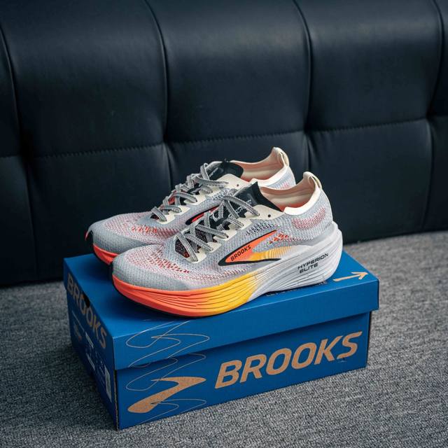 核心私 Brooks Hyperion Elite 4 Pb 布鲁克斯龙卷风4 休闲透气缓震运动鞋 尺码：39 40 41 42 43 44 45 Ft