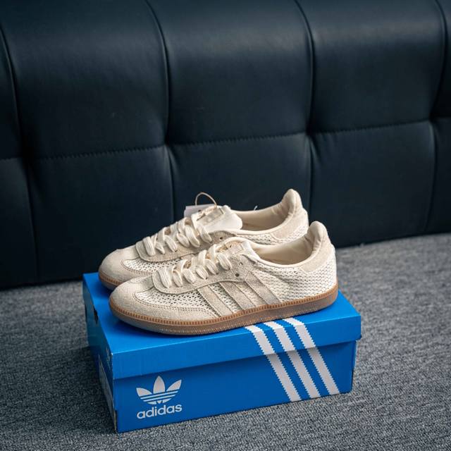 核心私 Adidas Samba Og 桑巴舞街头系列德训运动板鞋 采用固色翻毛皮组合牛剖革鞋面材质 外置正确3层组合围条加厚烟胶橡胶大底 货号：Kk3528