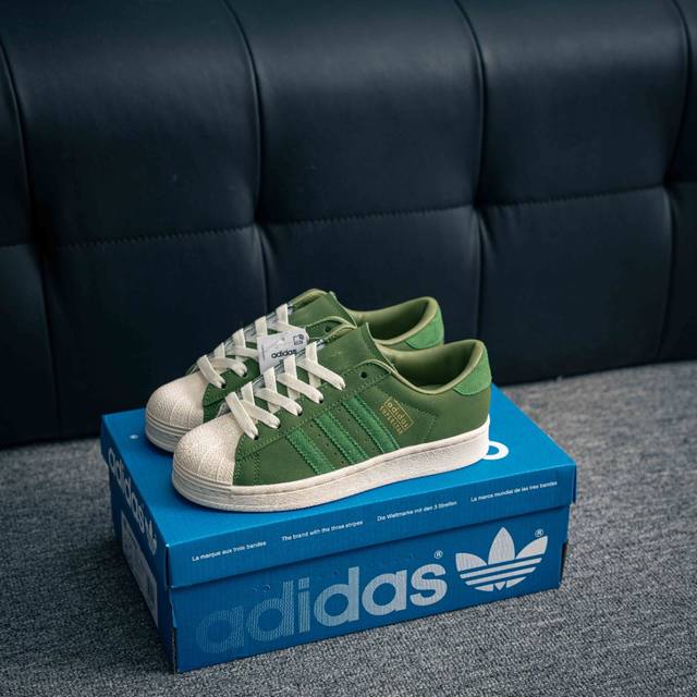 核心私 阿迪达斯Adidas三叶草 Originals Superstar贝壳头系列低帮经典百搭休闲运动板鞋 货号：Ji0318 尺码：35 36 36.5 3