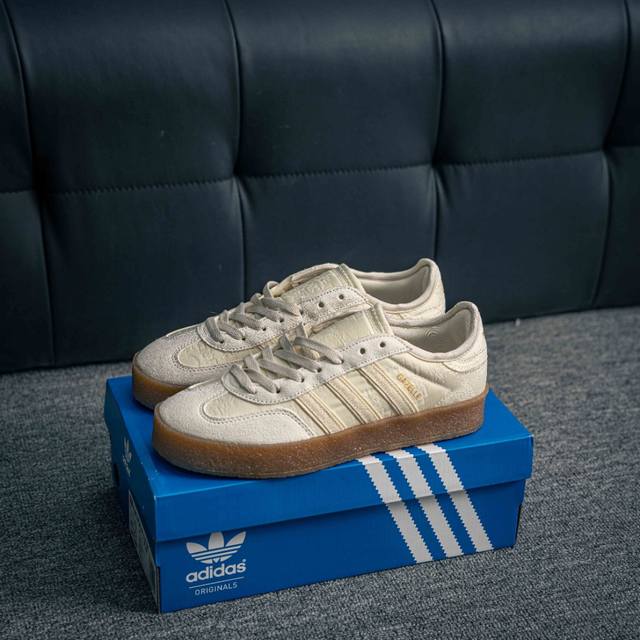核心私 Clot X Adidas Originals Gazelle Crepe Sole Pack 舒适 防滑耐磨 陈冠希同款丝绸面料鞋款设计上，为经典 G