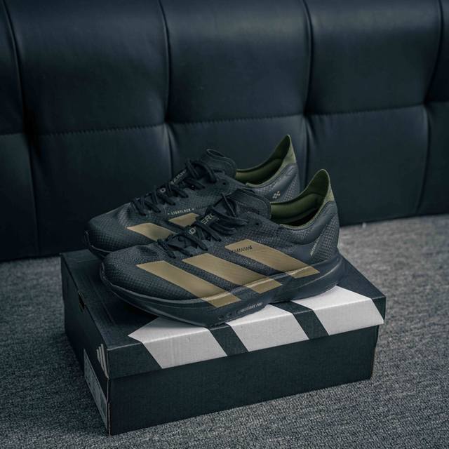 核心私 Adidas Adizero Adios Pro 4 M 阿迪透气轻盈低帮跑步鞋 货号：Jp8 尺码：36 36.5 37 38 38.5 39 40
