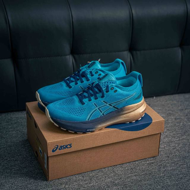 核心私 Asics亚瑟士 Gel-Kayano 31 Platinum低帮专业有氧超轻便运动跑步鞋 全新原装数据开发 符合人体工程学 一体式双层编制鞋面 高弹性