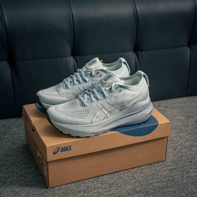 核心私 Asics亚瑟士 Gel-Kayano 31 Platinum低帮专业有氧超轻便运动跑步鞋 全新原装数据开发 符合人体工程学 一体式双层编制鞋面 高弹性