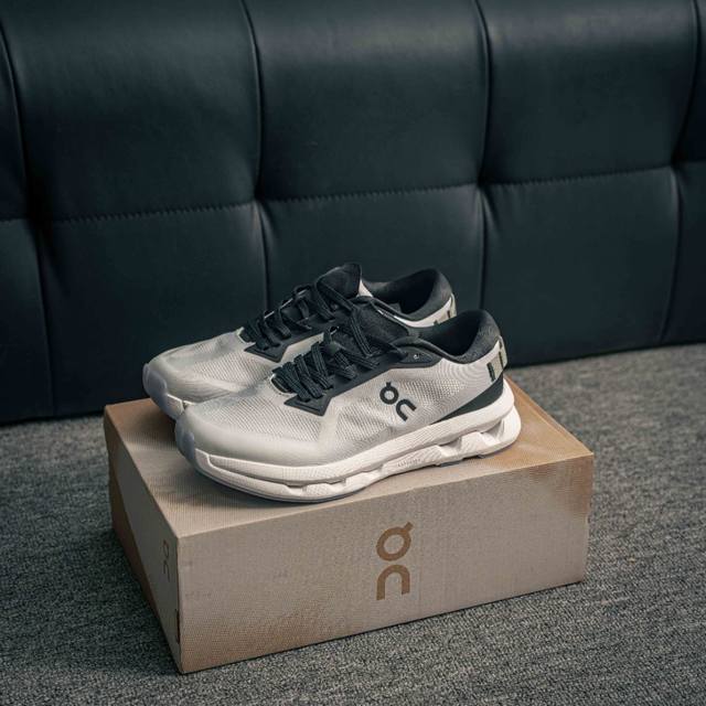 核心私 On Cloudzone Kith 昂跑厚底减震休闲跑步鞋 织物材质 耐磨防滑舒适运动鞋 尺码：36 37 37.5 38 38.5 39 40 40.