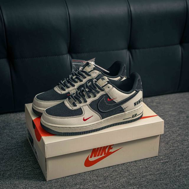 核心私 Air Force 1 原装级别 原楦头原纸板 打造纯正空军版型专注外贸渠道 全掌内置蜂窝气垫 原盒配件 原厂中底钢印、拉帮完美 货号：Sc9207 5