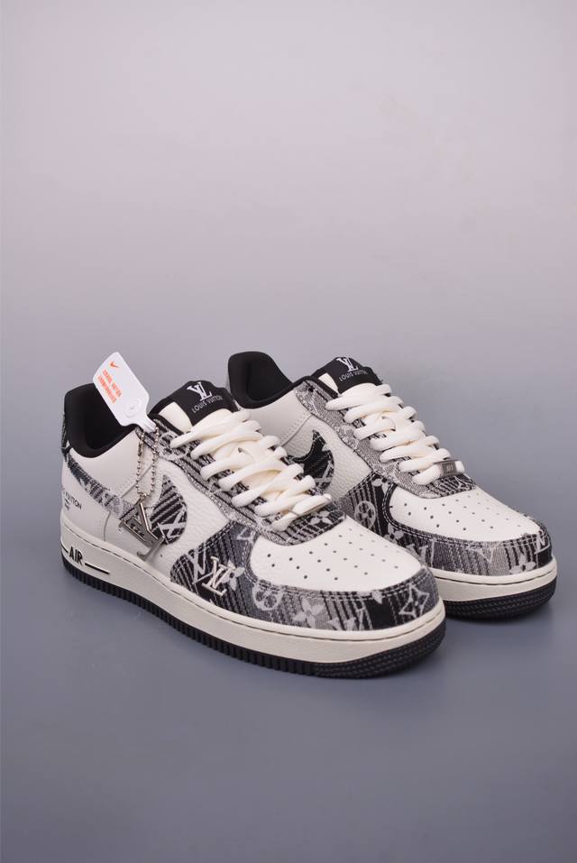 Nike Air Force 1 Low Lv联名 原楦头原纸板 打造纯正空军版型 专注外贸渠道 全掌内置蜂窝气垫 原盒配件 原厂中底钢印、拉帮完美 官方货号：