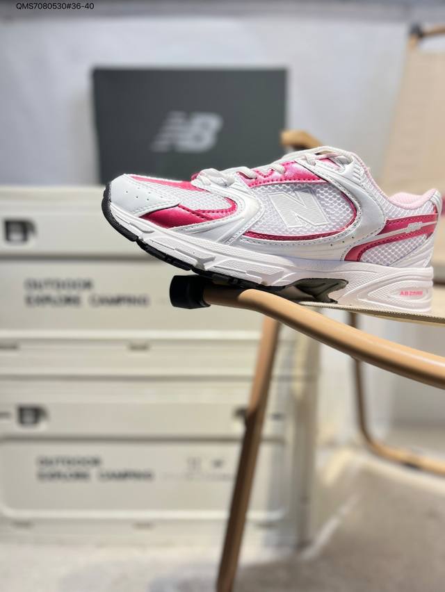 新百伦 Nb530 New Balance 530 复跑古鞋Nb530这鞋双确实是Nb家经复典古款式之一，以全科新技诠释，成打功造530鞋款。鞋面保在持530基