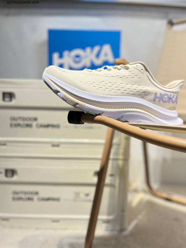 Hoka One One 全新配色 飞跃地平线 轻量缓震跑鞋 这个品牌来自于新西兰的毛利语，Hoka表示大地，One One表示飞越，连起来就是飞越地平线，On