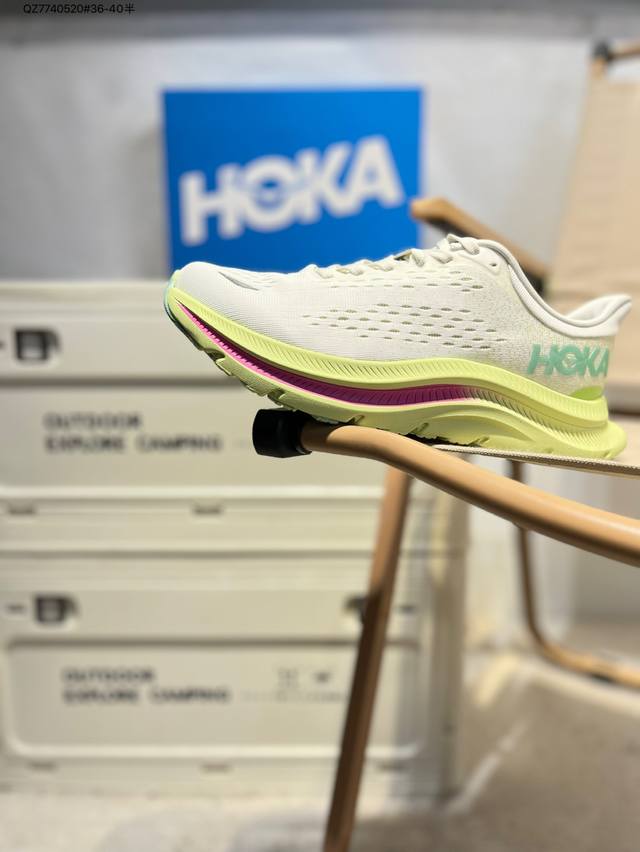Hoka One One 全新配色 飞跃地平线 轻量缓震跑鞋 这个品牌来自于新西兰的毛利语，Hoka表示大地，One One表示飞越，连起来就是飞越地平线，On