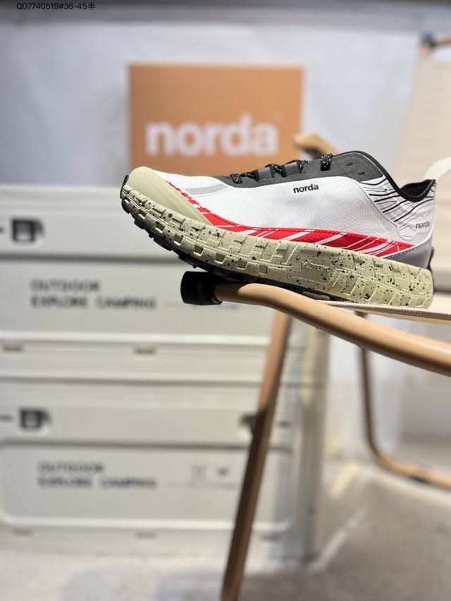 Norda 001 G+ 轻便户外运动鞋 惊喜不断 两大王牌合作款休闲跑鞋 将可回收材料融入设计 让跑鞋性能和可持续性的结合得到验证 穿着舒适 在减少缝线的基础