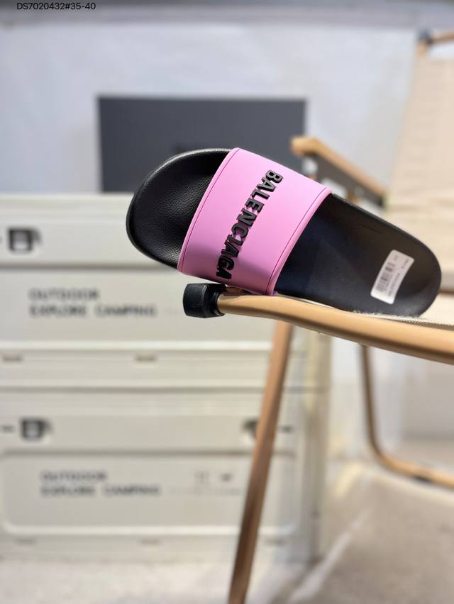 Balenciaga 巴黎世家拖鞋 原鞋购入开发 官方正确版 原装级头层牛皮 1:1裁剪 鞋面3D打印Logo 凹凸感明显 原版一致细节 全码齐全565826