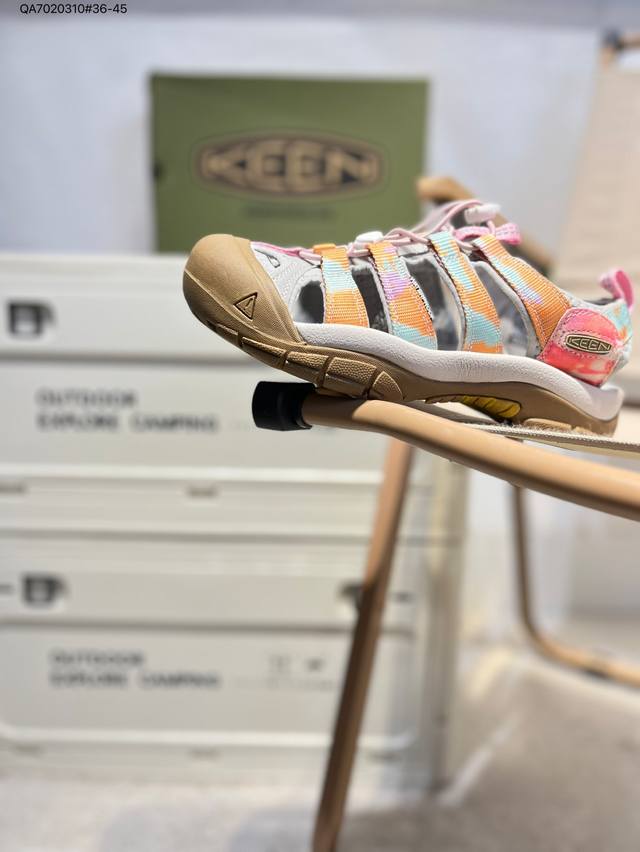 科恩Keen Jasper Rocks Sp贾斯珀都市系列复古低帮系带户外风露营徒步登山运动凉鞋 洞洞鞋 原楦型开发纸版采用固色编织网面鞋面材质内嵌高密度Eva