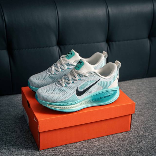 核心私 Nike Air Zoom Vomero 18 全新科技提前原鞋开发 运动跑鞋 区别市面真标版本 必定是官方强力主推款式，真正的Zoom缓震科技嵌入如假