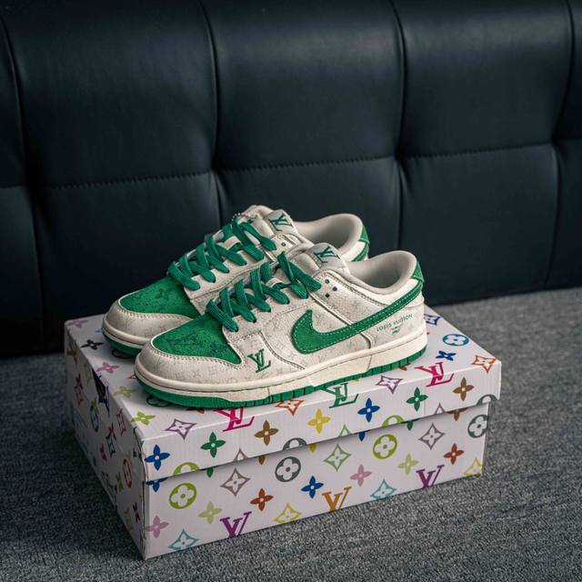 核心私 Nike Dunk 全套原楦原模倾力打造完美版型 独家原厂航空铝磨具打磨大底 鞋头坡度极致还原 无解鞋型 原盒原配 圈内天花板工艺 原厂冲刀 超高清洁度