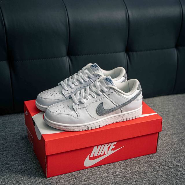 核心私 Nike Dunk 全套原楦原模倾力打造完美版型 独家原厂航空铝磨具打磨大底 鞋头坡度极致还原 无解鞋型 原盒原配 圈内天花板工艺 原厂冲刀 超高清洁度