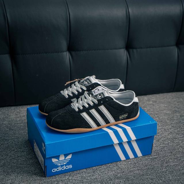 核心私 Adidas Originals Tokyo 东京限定系列复古百搭薄底德训风低帮休闲运动T头鞋 Originals 挖掘复古运动基因，文 将经典与现代完