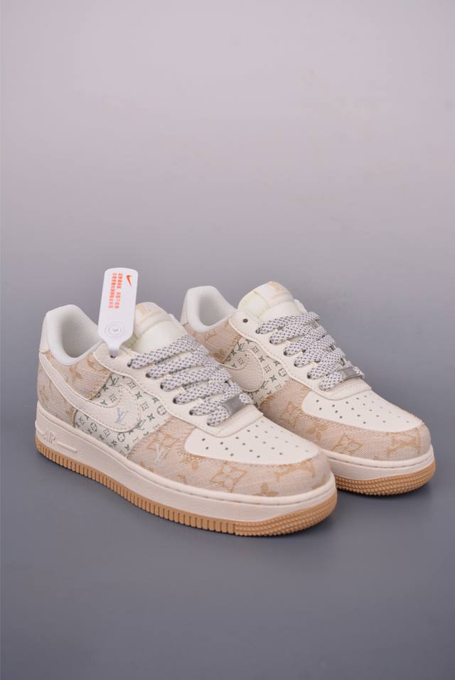 Nike Air Force 1 Low Lv联名 原楦头原纸板 打造纯正空军版型 专注外贸渠道 全掌内置蜂窝气垫 原盒配件 原厂中底钢印、拉帮完美 官方货号: