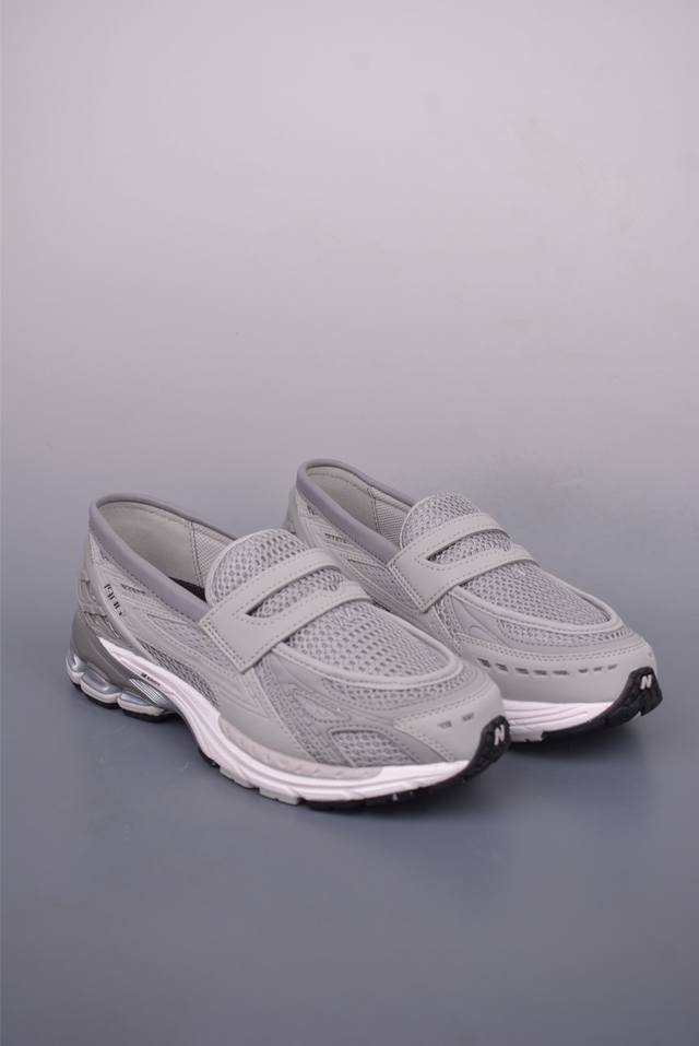 New Balance1906R乐福鞋 便捷穿脱设计一脚蹬 公司级版本 采用的是1906鞋底鞋型和乐福的拼接 既有1906的舒适脚感和有运动感的线条 上半部分又