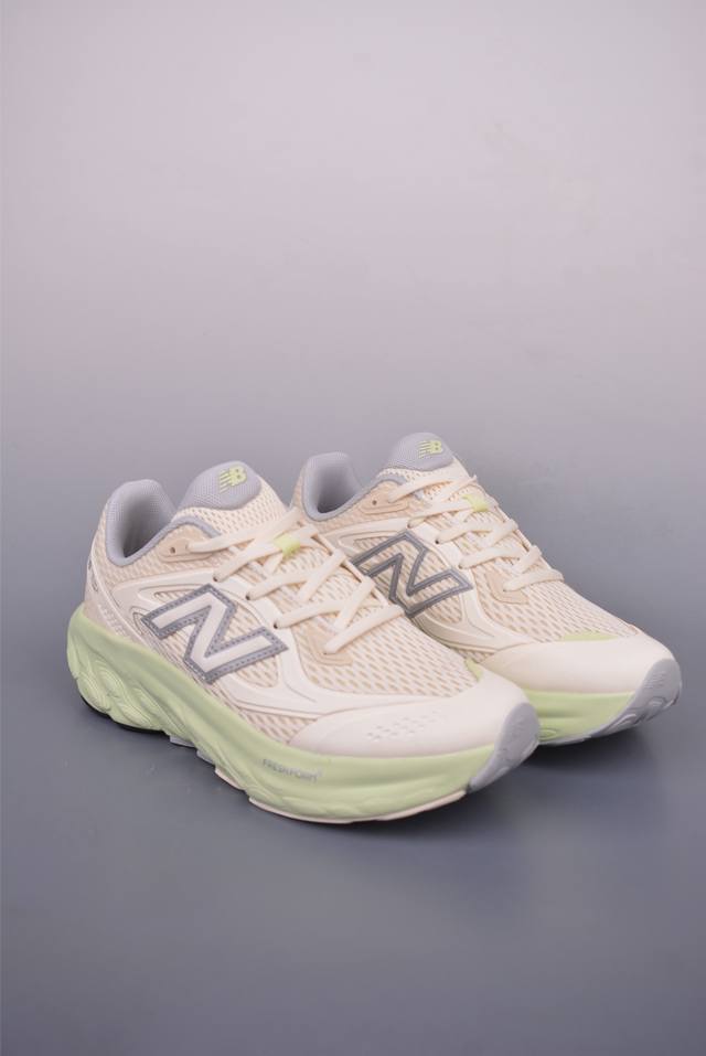 New Balance Nb Fuelcell Supercomp Nb跑步鞋 Fuelcell Supercomp Trainer采用Fuelcell中底 采