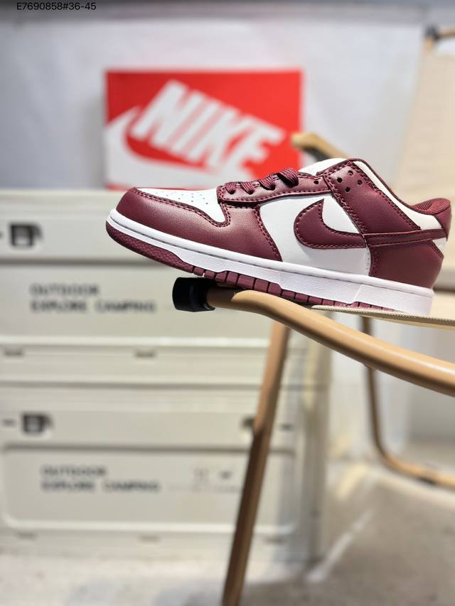 618福利特价耐克Nike Dunk Low 板鞋Sb系列经典百搭休闲运动板鞋加厚鞋舌的填充，使舒适性大大提升，同时也更方便穿脱中底部分则加入了脚感柔软舒适Zo