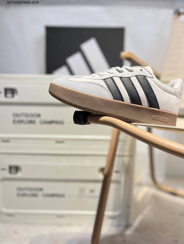 阿迪达斯 Adidas Barreda 考拉派对 复古休闲 清新 舒适百搭 德训鞋 T字头 防滑耐磨 低帮 板鞋 男女同款运动鞋。鞋头加宽设计提升了穿着舒适度，