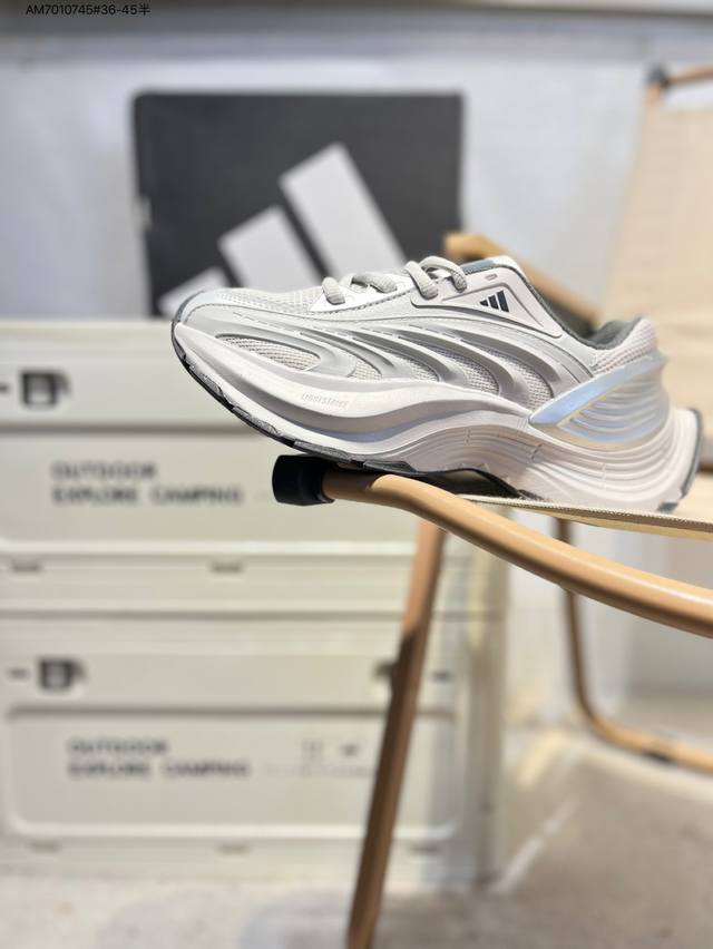 Adidas Vento Xlg Mtw 复古休闲老爹鞋 官方同步上架 鞋面是透气网面和皮革拼接 脚感轻盈 不闷汗 每次穿着跑步都感觉脚底在自由呼吸鞋底是Adi