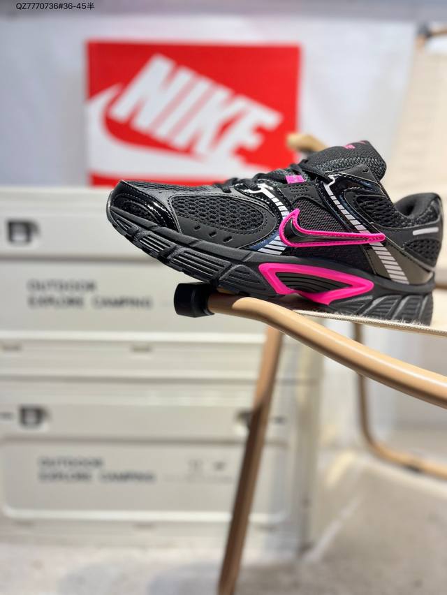 Nike V5 Rnr 舒适百搭防滑耐磨 低帮跑步鞋 舒适有型适合日常穿着该鞋款延续千禧年经典设计搭载泡绵中底厚实而轻盈匠心细节巧搭立体耐克勾标志焕新演绎复古跑