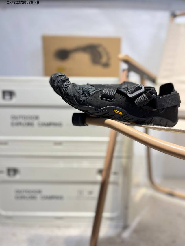 Vibram五指鞋2025新款户外徒步登山鞋越野男赤足运动鞋 Breezandal采用五指设计，每个脚趾都有独立的分隔，模仿赤足的感觉，提供更自然的运动体验。这