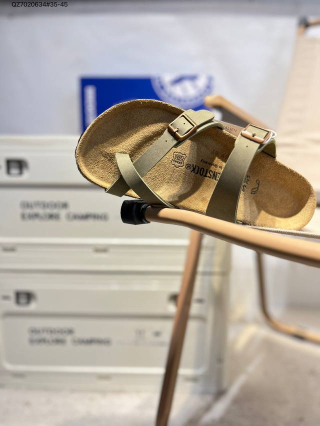 勃肯鞋Birkenstock 拖鞋 真皮软木拖 出口韩国的订单！ 有没有姐妹跟我一样，喜欢鞋拖，懒得弯腰系鞋带 所以Birkenstock博肯鞋真的是我的爱 很