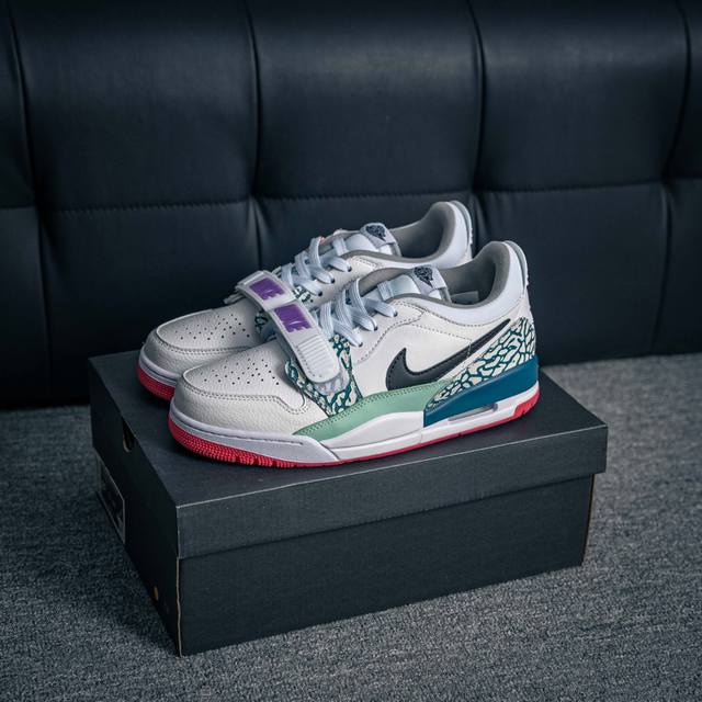 核心私 Nike Air Jordan Legacy 312 Low 乔丹 Aj 312 最强三合一混合版 有着交错结合的设计，它的名字就展现出它所包含的鞋款元