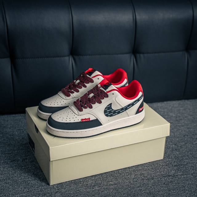 核心私 Nike Court Vision Low 校园风低帮复古篮球板鞋男女运动鞋。延续80年代复古篮球鞋，添加学院风细节。皮革组合鞋面，利落风格，重现复古篮