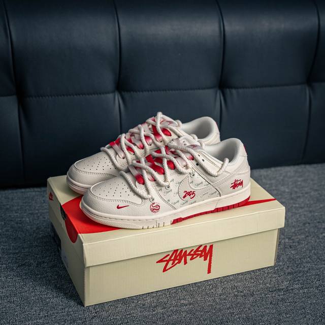 核心私 Nike Dunk 全套原楦原模倾力打造完美版型 独家原厂航空铝磨具打磨大底 鞋头坡度极致还原 无解鞋型 原盒原配 圈内天花板工艺 原厂冲刀 超高清洁度