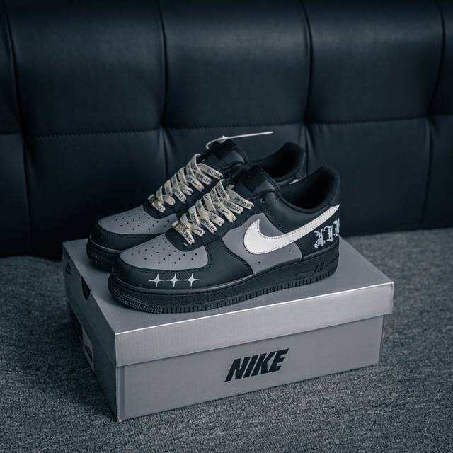 核心私 Air Force 1 原装级别 原楦头原纸板 打造纯正空军版型专注外贸渠道 全掌内置蜂窝气垫 原盒配件 原厂中底钢印、拉帮完美 货号：Zh0316 0