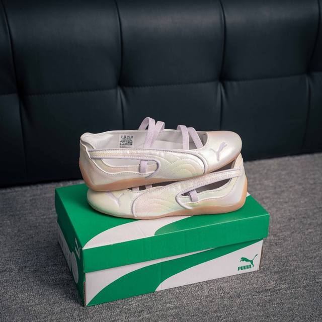 核心私 Puma Speedcat Ballet 彪马薄底系列 复古运动休闲跑鞋 鞋面设计轻量透气 提供了舒适性和穿着感受 柔软内里材质 穿着更加舒适 橡胶鞋底