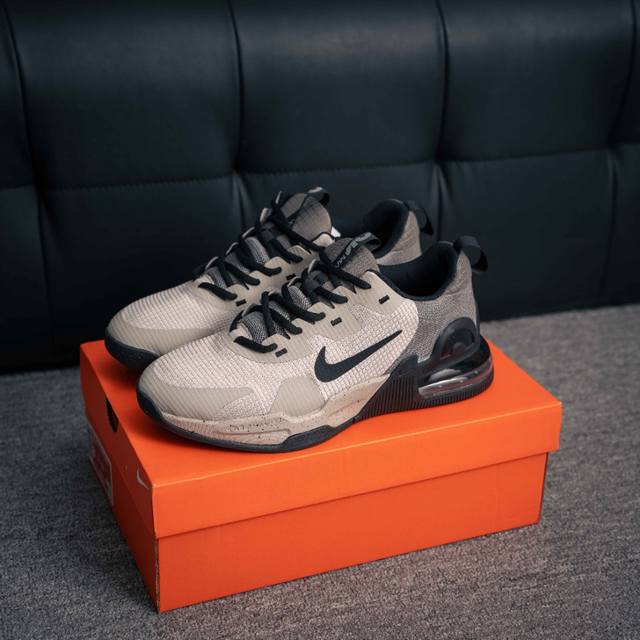 核心私 Nike Air Max Alpha Trainer 5 减震防滑耐磨 低帮 训练鞋 货号：Dm0829 013 尺码：39 40 40.5 41 42