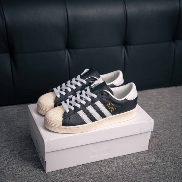 核心私 阿迪达斯Adidas三叶草 Originals Superstar贝壳头系列低帮经典百搭休闲运动板鞋 货号：Ji0319 尺码：35 36 36.5 3