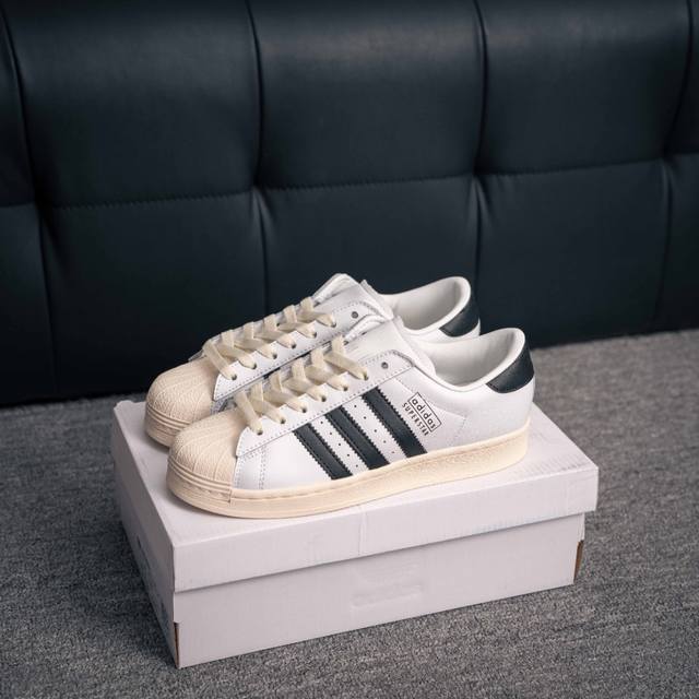 核心私 阿迪达斯Adidas三叶草 Originals Superstar贝壳头系列低帮经典百搭休闲运动板鞋 货号：Ji3138 尺码：35 36 36.5 3