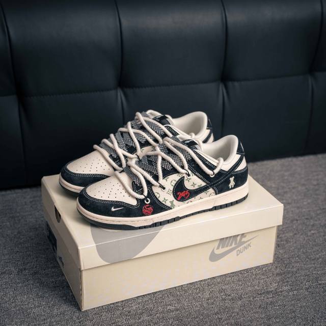 核心私 Nike Dunk 全套原楦原模倾力打造完美版型 独家原厂航空铝磨具打磨大底 鞋头坡度极致还原 无解鞋型 原盒原配 圈内天花板工艺 原厂冲刀 超高清洁度